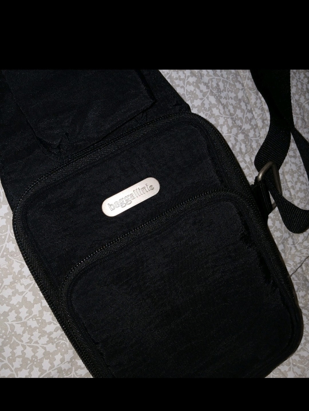 Baggallini Black Crossbody Sling Water Resistant Bag For Men Or Women